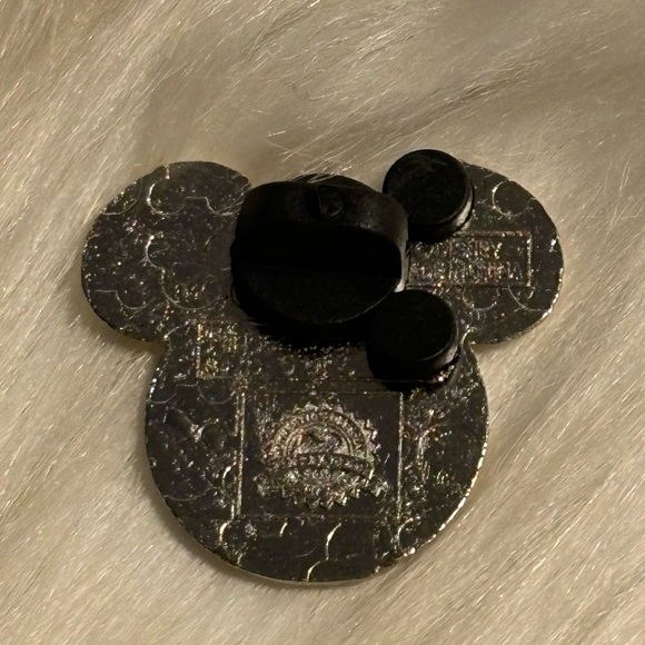 Disney Trading Pin - Picture 2 of 2